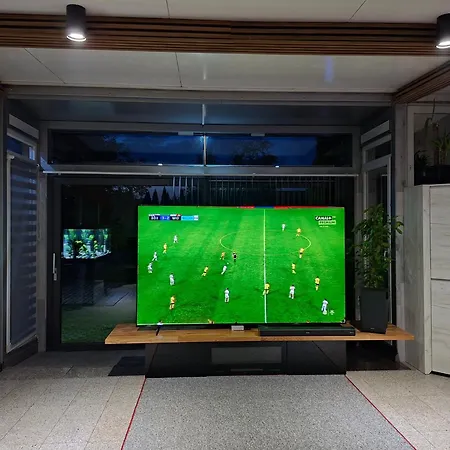 Bed & Breakfast Vip - Pokoje,sniadanie,apartament Kinowy, Masaz 3*