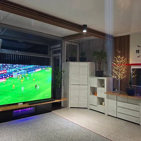 Vip - Pokoje,sniadanie,apartament Kinowy, Masaz Gniezno