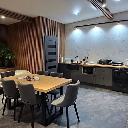 Vip - Pokoje,sniadanie,apartament Kinowy, Masaz 4*