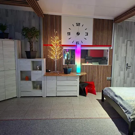 Vip - Pokoje,śniadanie,apartament Kinowy, Masaż Nocleg ze śniadaniem Gniezno