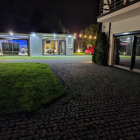 Bed & Breakfast Vip - Pokoje,sniadanie,apartament Kinowy, Masaz 3*