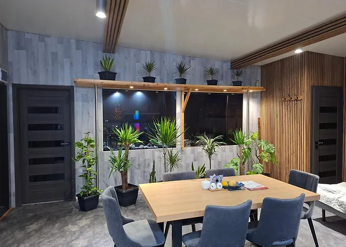 Bed & Breakfast Vip - Pokoje,sniadanie,apartament Kinowy, Masaz